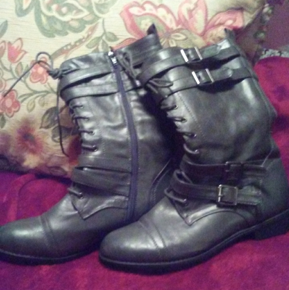 Ladies boots